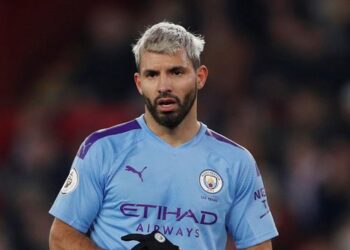 Sergio Agüero asegura que no le pasan la pelota