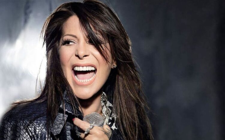 Alejandra Guzman se contagia de Covid-19