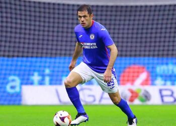 Pablo Aguilar no ha renovado con Cruz Azul y podría ser una de las bajas al finalizar el torneo Guard1anes 2021