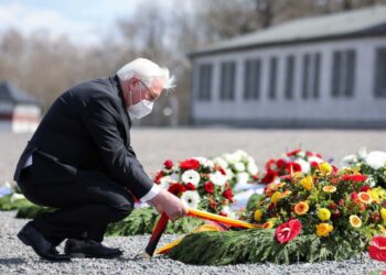 Conmemoran 76° aniversario de liberación del campo nazi de Buchenwald