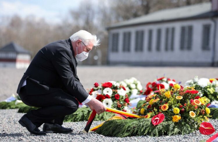 Conmemoran 76° aniversario de liberación del campo nazi de Buchenwald