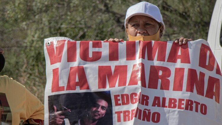 Fiscal Federal y mando de la Guardia Nacional amenazan a viuda