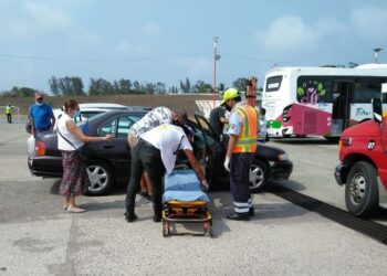 Con 102 años llevan a Don Ramón a aplicarse la vacuna contra Covid