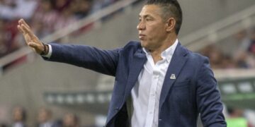 León y Nacho Ambriz no llegan a un acuerdo