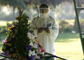 Darán ayuda a texanos para gastos funerarios de fallecidos por COVID