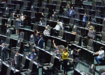 Comisiones aprueban castigo penal por difundir imágenes íntimas de mujeres