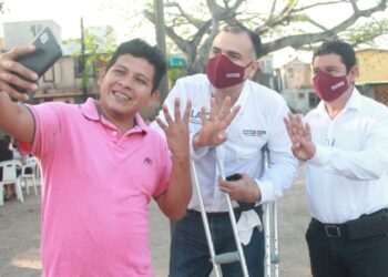 Escucha Lalo Hernández a tampiqueños y se compromete a ser gestor en Congreso