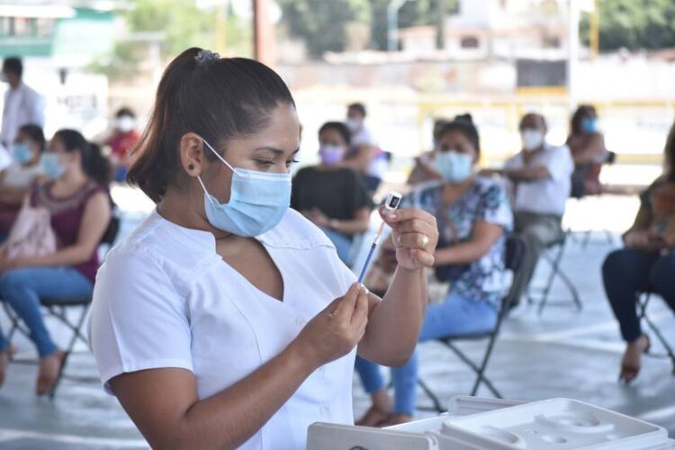 Suman 211,693 muertes por coronavirus en México