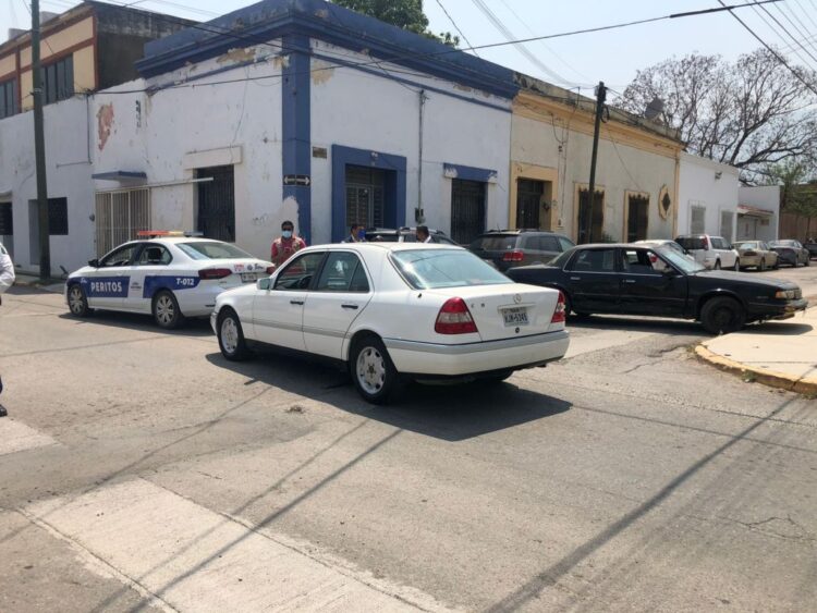 Chofer omite alto y causa choque en calles 19 y Matamoros