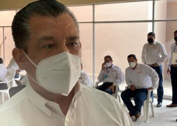 Rechaza SNTE movilización de maestros para vacunarse contra COVID-19