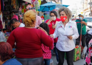 Realiza Elly Filizola recorrido de campaña por centro de Victoria