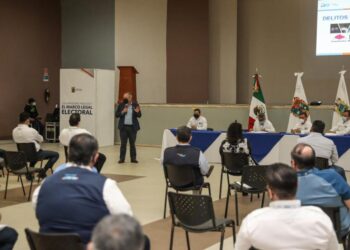 Dan a personal del municipio  plática por veda electoral
