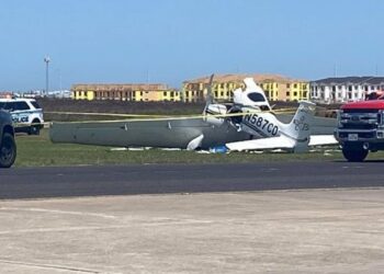 Se desploma avioneta en Texas; 1 muerto y 2 heridos