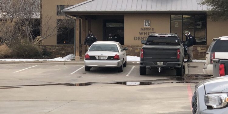 Catean federales oficina de abogado en McAllen