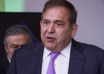 Inteligencia Financiera mantendrá cuentas de Ancira bloqueadas pese a acuerdo con Pemex