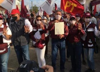 Entrega IETAM constancia a Armando Martínez  como candidato a alcalde de Altamira