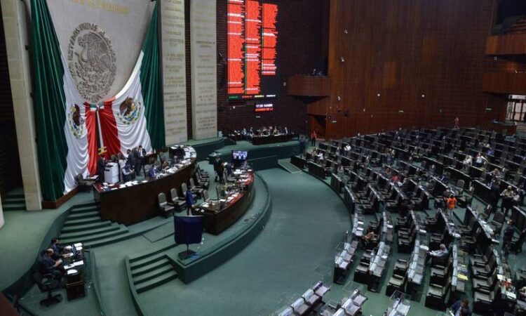 Diputados aprueban Ley de Hidrocarburos que libera de regulaciones a Pemex