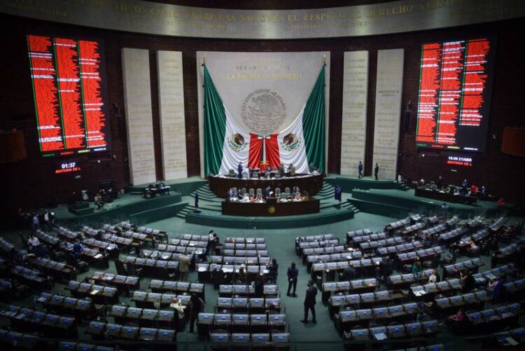 Ampliación de mandato de Zaldívar en Corte avanza en Comisión de Diputados