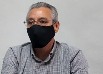 Piden seguir medidas anticovid; gente se confía porque se vacunó: Salud