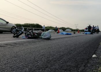 Muere pareja al caer de motocicleta en carretera Victoria-Tampico