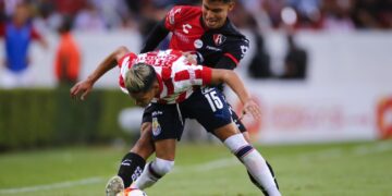 Chivas se lleva clásico tapatío; 1-0 sobre Atlas