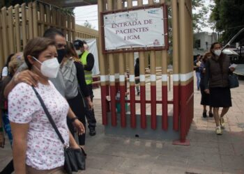 Suman 214,853 muertes por COVID-19 en México