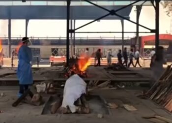 India registra récord: 350,000 contagios y 2,767 muertes por Covid en 24 horas