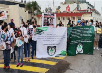 Jubilados del IMSS piden se les pague sus Afores.