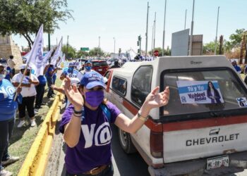 Manifiesta ciudadanía neolaredense apoyo a candidatos del albiazul