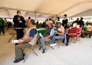 Suman 215,113 muertes por coronavirus en México