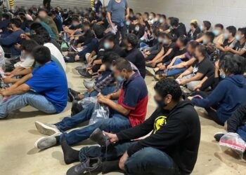 Asegura Patrulla Fronteriza 149 indocumentados en tráiler