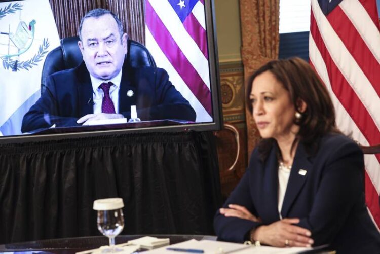 Kamala Harris promete ayuda por 310 mdd a Centroamérica para frenar crisis fronteriza