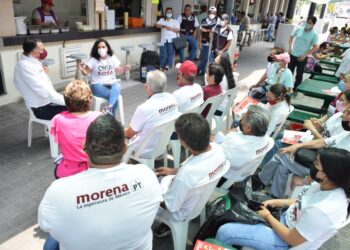 Olga Sosa ofrece atender demandas de locatarios de mercados de Tampico*