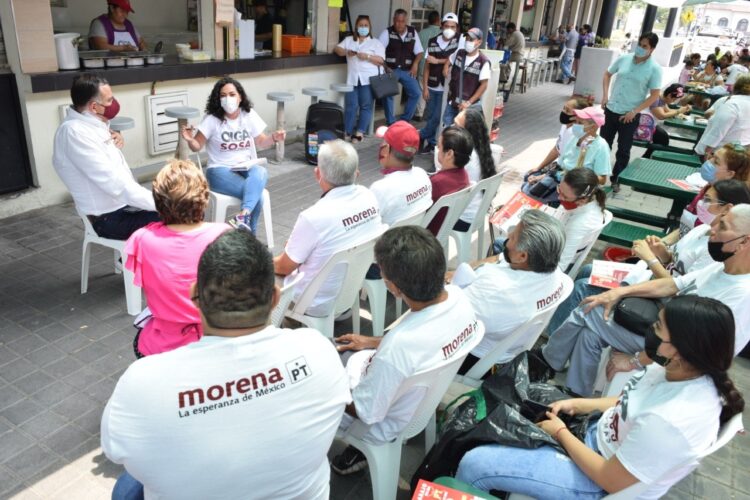 Olga Sosa ofrece atender demandas de locatarios de mercados de Tampico*