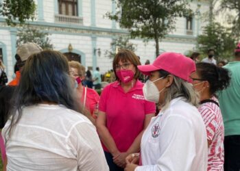 Blanca Anzaldúa promueve atención integral para animales y mascotas