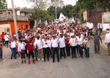 Ofrece Gattas mejorar servicios públicos de Victoria en sector Tamatán