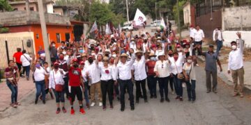 Ofrece Gattas mejorar servicios públicos de Victoria en sector Tamatán