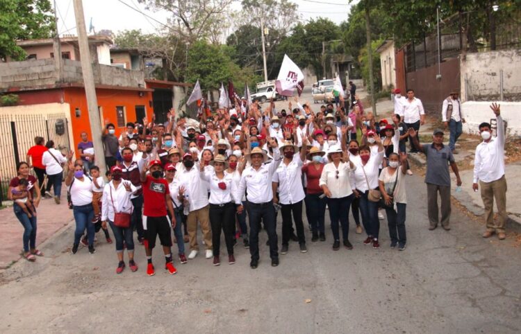 Ofrece Gattas mejorar servicios públicos de Victoria en sector Tamatán