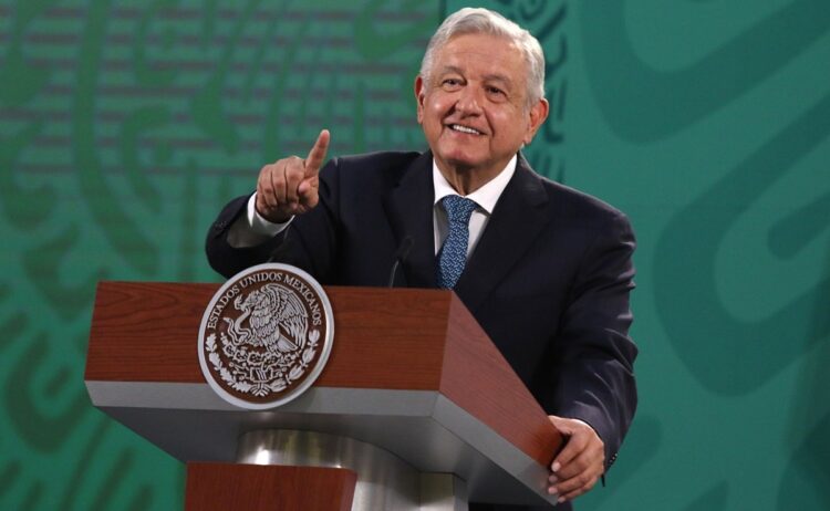 AMLO se ‘lanza’ contra consejeros del INE y Tribunal Electoral