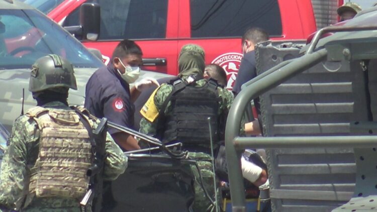 Grave, mujer herida en choque provocado por militares