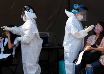 Suman 216,907 muertes por coronavirus en México