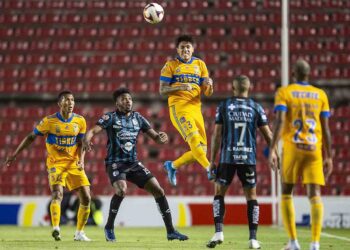 Tigres triunfa con gol de último minuto a Gallos en Querétaro