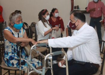 Bienestar de ancianos, una prioridad de Lalo Hernández en Tampico