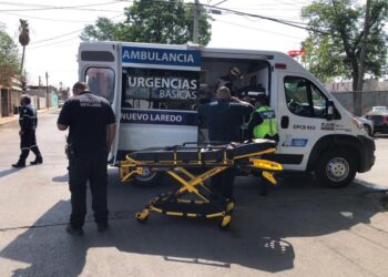 Chocan ambulancia en Nuevo Laredo, hay dos lesionadas