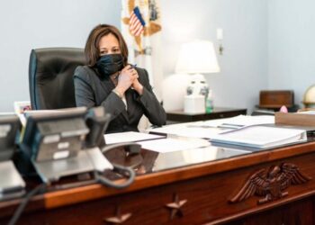 Kamala Harris agradece a López Obrador cooperación migratoria