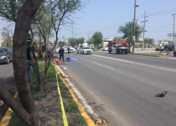 Muere ciclista al ser atropellado por moto