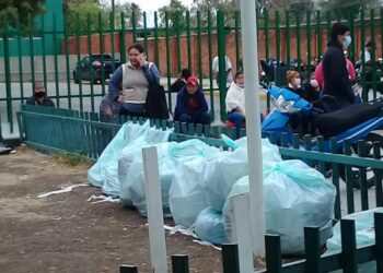 Demandan retiro de basura de zona de urgencias de clínica del IMSS