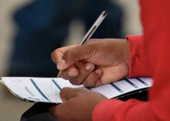 Aplazan diputados en comisiones discusión del outsourcing