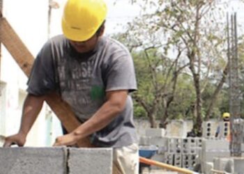 Sector obrero de la construcción sufre peor crisis de empleo: CROC