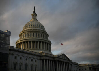Bloquean el Capitolio de EU por amenaza de seguridad